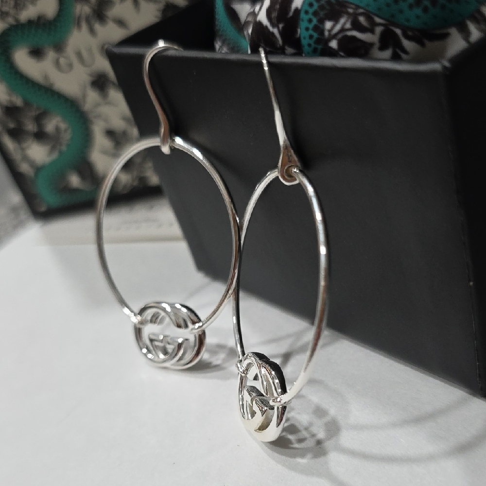 New, Gucci Sterling Silver Large "Brit" GG Hoop Earrings - Picture 10 of 16